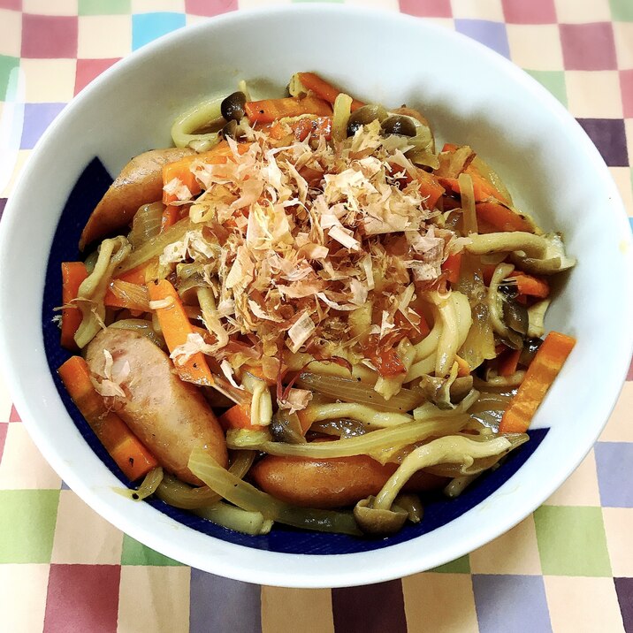 白菜とウィンナーのバターポン酢焼きうどん